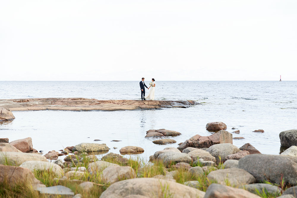 Brudpar vid havet på Skanvik Västervik